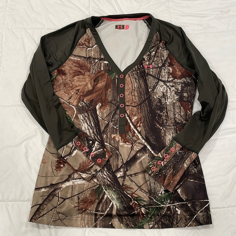 Women’s Under Armour fitted long sleeve shirt